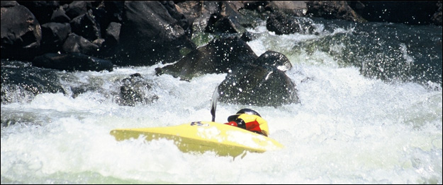 Wildwasser Kajakrollen